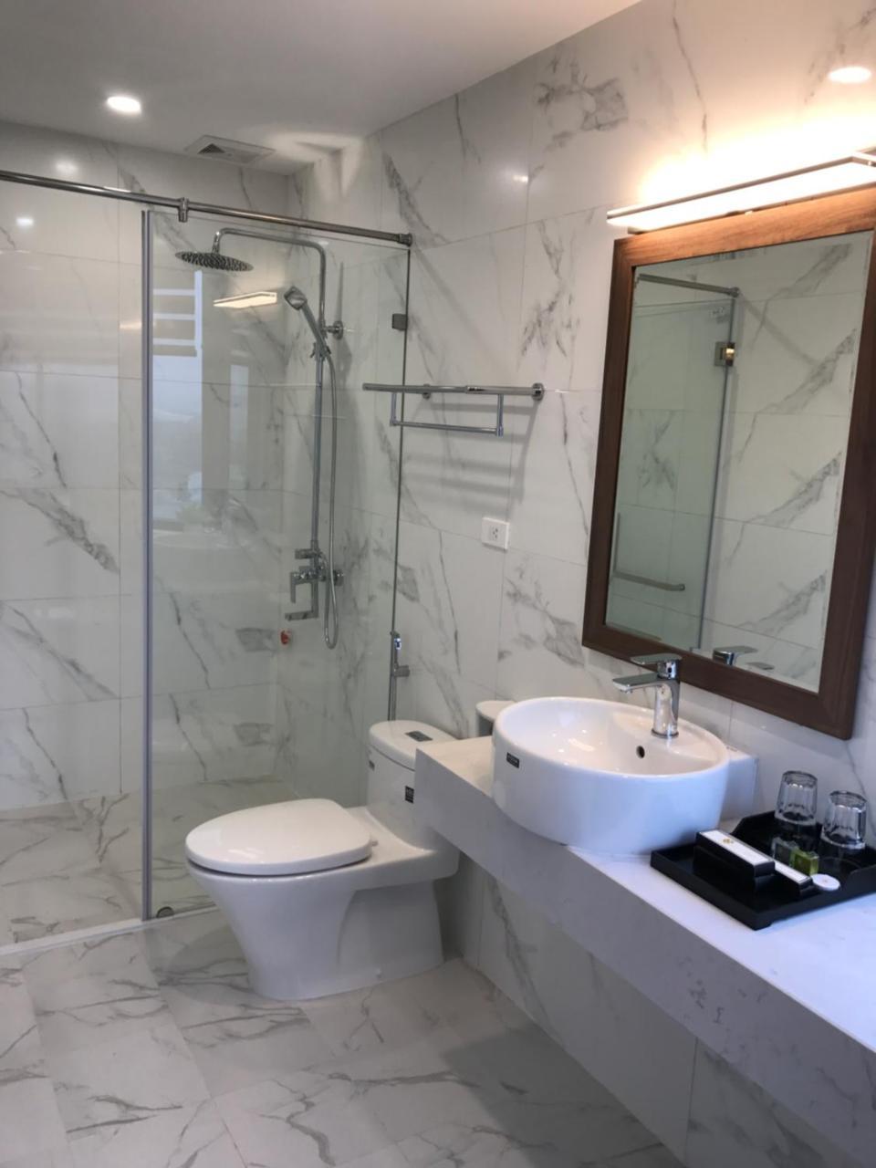 Rosarian Hotel Hanoi Buitenkant foto